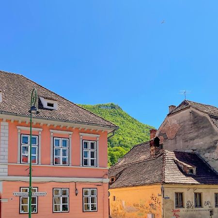 White Moon Apartment Brasov Bagian luar foto
