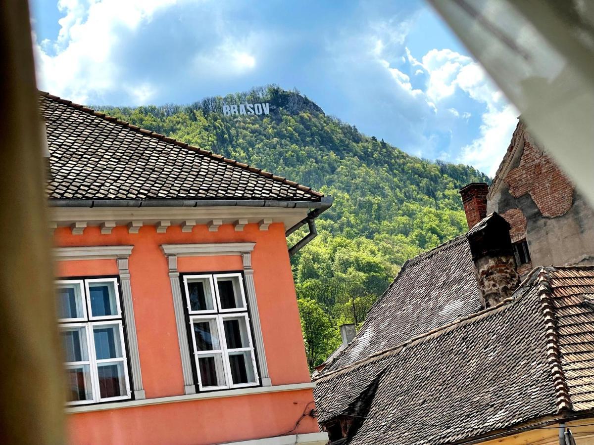 White Moon Apartment Brasov Bagian luar foto