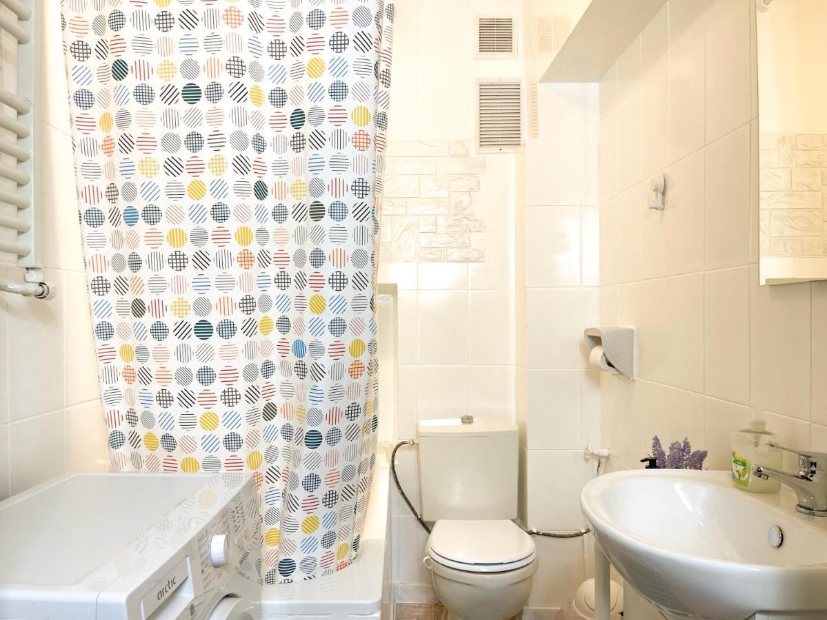 White Moon Apartment Brasov Bagian luar foto