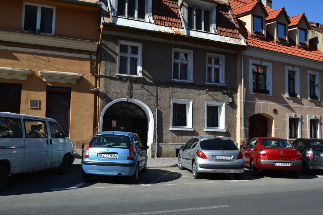 White Moon Apartment Brasov Bagian luar foto